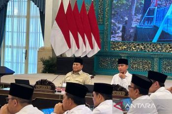 Prabowo minta rakyat harus tenang meski waspada krisis global