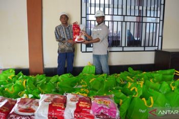 IMIP salurkan 1.229 paket sembako untuk kaum dhuafa di 12 Desa Bahodopi