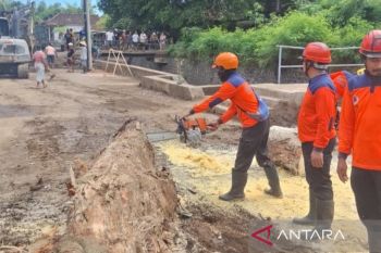 BPBD Gianyar bantu tangani dampak banjir bandang di Buleleng