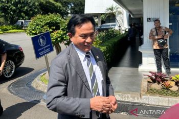 Yusril tiba di Istana untuk bayar zakat dan sidang kabinet
