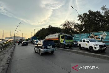 Akses ke Pelabuhan Tanjung Priok lumpuh akibat kecelakaan