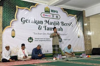 Alfamidi-Unilever salurkan perlengkapan kebersihan ke 100 masjid
