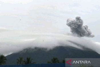Badan Geologi catat getaran erupsi 50 detik Gunung Ibu di Maluku Utara