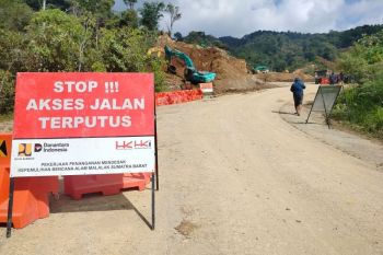 Ruas Sicincin-Malalak-Balingka ditutup saat arus mudik