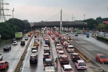 Arus mudik melintas di Tol Tangerang-Merak capai 1,32 juta kendaraan