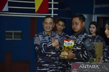 TNI-AL bagikan 1.500 paket kebutuhan pokok di bulan Ramadhan
