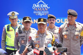 Police urge Eid travelers to call 110 if problems come up on the road