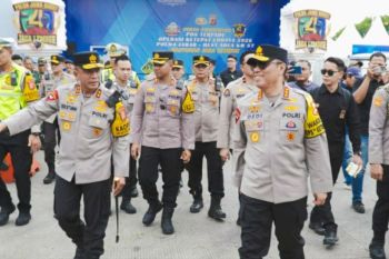 Wakapolri tinjau sejumlah pelayanan Pos Terpadu KM 57 Tol Jakarta-Cikampek