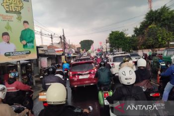 Nagreg Mulai Padat! 16 Ribu Kendaraan Serbu Jalur Selatan Menuju Garut-Tasik