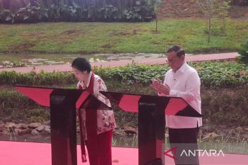 Jakarta Governor inaugurates Heirloom Flag Park with Fatmawati Statue