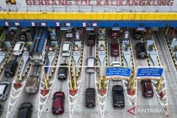 Kendaraan dari arah Jakarta lintasi GT Kalikangkung capai 2.000 unit per jam pada H-7 Lebaran