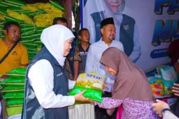 Gubernur pastikan stok bahan pokok aman dan terjangkau di Gresik