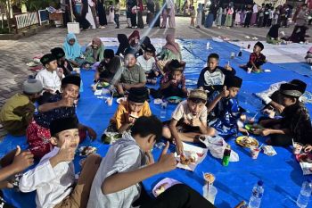 SPPG Sarirejo ajak ratusan siswa SDN 1 Bacem buka bersama