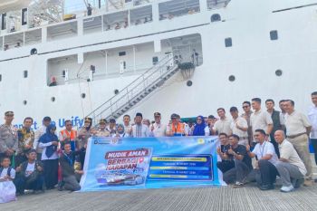 PLN Sulselrabar berangkatkan 415 pemudik dari Makassar ke Surabaya