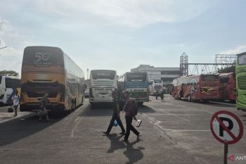 Terminal Cicaheum Bandung memprediksi puncak arus mudik pada H-2 Lebaran