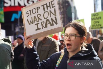 Ribuan warga Spanyol demo, tuntut konflik Timur Tengah dihentikan