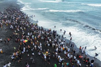 Sacred Melasti ritual marks preparations for Nyepi on Java Coast