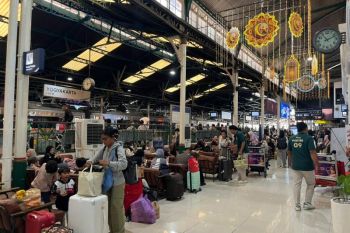 Hari Keempat Masa Angkutan Lebaran 2026, penumpang naik dan turun di KAI Daop 6 Yogyakarta tembus 51.215 penumpang