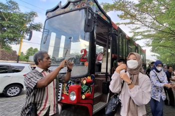 Pemkot Madiun luncurkan "Bus Mabour" fasilitasi wisatawan
