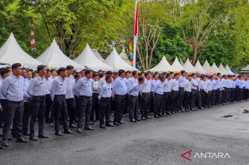 Pemkab HST cairkan THR ASN sebesar Rp32,8 miliar untuk 6.043 pegawai