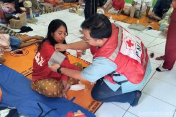 PMI Jaksel layani kesehatan gratis bagi penyintas kebakaran di Bintaro