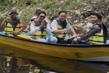 PLN UIP KLB dukung Kelurahan Palangka dengan perahu karet dan fiber