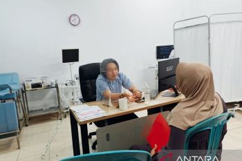 Dokter RS Ainun Habibie imbau masyarakat rutin skrining kanker