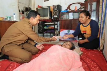 Kota Madiun salurkan bansos untuk disabilitas dan lansia non-produktif