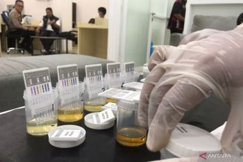 Mudik Lebaran, Sopir bus di Terminal Mandalika jalani tes urine