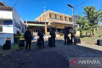 Blast hits mosque in Jember during tarawih, under probe