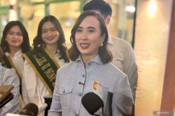 Menpar imbau warga tak buang sampah di destinasi wisata