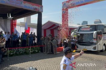 Pram-Rano lepas keberangkatan 744 bus Mudik Gratis di Monas