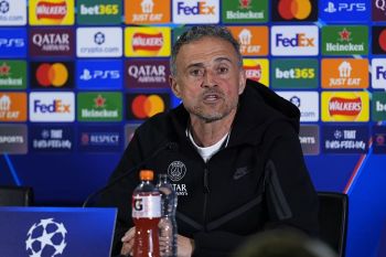 Enrique tak mau PSG lengah di leg kedua lawan Chelsea