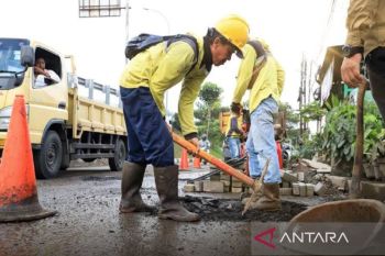 Pemkot Tangerang siagakan petugas khusus perbaikan jalan periode mudik