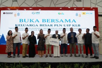 PLN UIP KLB berbagi energi kebaikan untuk sesama