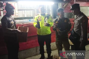 Polisi tertibkan miras ilegal jelang Lebaran di Cigombong