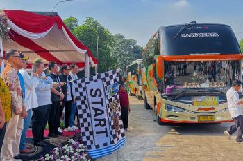 Pemprov Jatim berangkatkan 2.230 pemudik dari TMII Jakarta