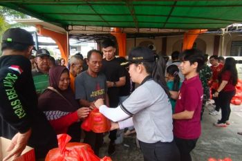 Perhakin salurkan 1.500 paket Lebaran di Singkawang Utara