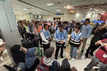 WamenPANRB dan Wamenhub tinjau puncak arus mudik di Tanjung Priok