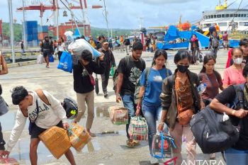 6.284 pemudik melintasi Pelabuhan Tenau Kupang&nbsp;hingga H-4 Idul Fitri