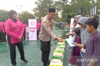 Polres Tapin salurkan 2,5 ton beras untuk 1.500 warga