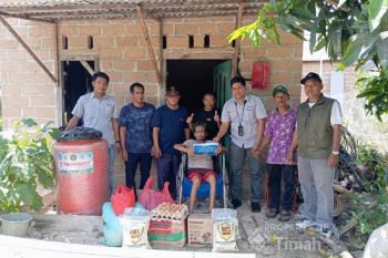 PT Timah bantu biaya pengobatan warga Desa Rias