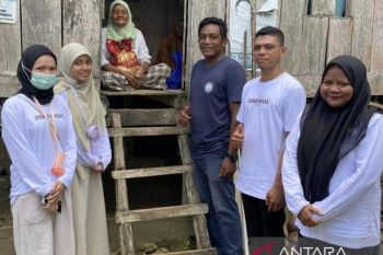 IKA SMA Negeri 1 Lawa 2012 Gelar Bakti Sosial Ramadan