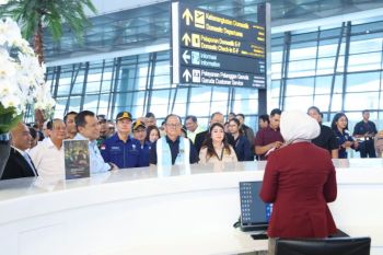 Wamen PANRB cek kesiapan angkutan umum di bandara dan pelabuhan