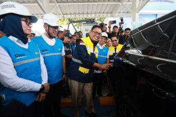 Puncak arus mudik, Kementerian ESDM dan PLN cek operasional SPKLU layani pemudik EV