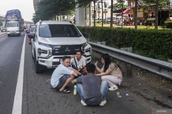 Polri imbau pemudik tidak beristirahat di bahu jalan tol