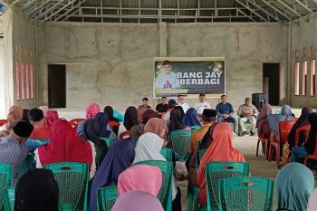 DPR RI salurkan Ratusan bantuan beras dan perlengkapan ibadah di Sultra