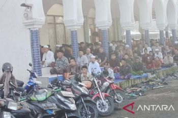 Sebagian warga Jember dan Bondowoso Shalat Id hari ini
