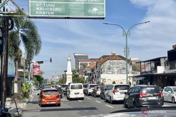 Arus kendaraan di Tugu Yogyakarta terpantau lancar jelang Lebaran