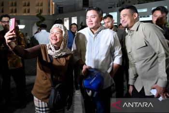 Gubernur Sumut bagikan 2.500 bingkisan Presiden di malam Idul Fitri